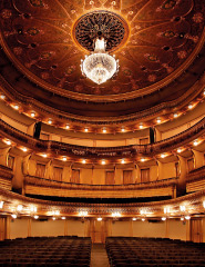 VISITAS GUIADAS/ GUIDED TOURS TO THE TRINDADE THEATRE