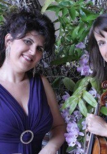 Marija Mihajlovic e Miriam Bastos possuem um sólido trabalho desde 2009 quando formaram o Duo Mihajlovic/Bastos