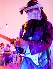 MDOU MOCTAR + BED LEGS