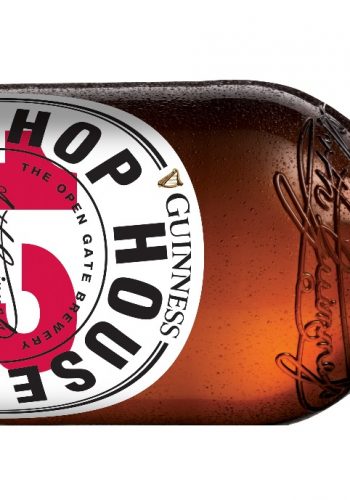 A Hop House 13, uma inovação da família Guinness vai estar presente no Mercado de Cervejas Artesanais de Cascais, que irá decorrer no Mercado da Vila em Cascais, de 29 de Agosto a 1 de Setembro. Para além do lançamento desta cerveja criada para amigos, que se tornou num sucesso mundial, a marca irá promover um passatempo que habilita dois consumidores a ganharem uma viagem à Irlanda.