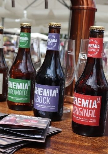 O evento Petiscar à La Bohemia chega a Braga! De 2 a 18 de Agosto, a cidade de Braga, convida a experimentar a melhor selecção de petiscos acompanhados pela inconfundível Cerveja Bohemia, que apresenta quatro variedades de cervejas para uma combinação única de paladares.