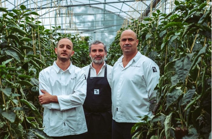 Se o nome Funchal (a capital da ilha da Madeira) tem como raiz a palavra funcho, há que respeitá-lo como a dignidade que a ancestralidade merece. Reza a lenda que os primeiros povoadores da ilha, ao chegarem a terra firme, se surpreenderam com uma imensidão de erva selvagem, de cheiro doce: funcho.