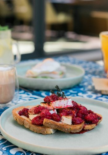 Diga bom dia com Morning Treats do Tapas & Tiles do Lisbon Marriott Hotel! É verdade, que depois de uma noite bem dormida numa cama confortável e de um duche revigorante, o pequeno-almoço é a refeição fundamental para repôr as energias.