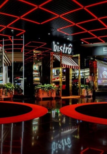 A Noite de São Valentim, com um jantar romântico num ambiente intimista, é o que o restaurante “Bistrô” propõe aos visitantes do Casino Estoril.