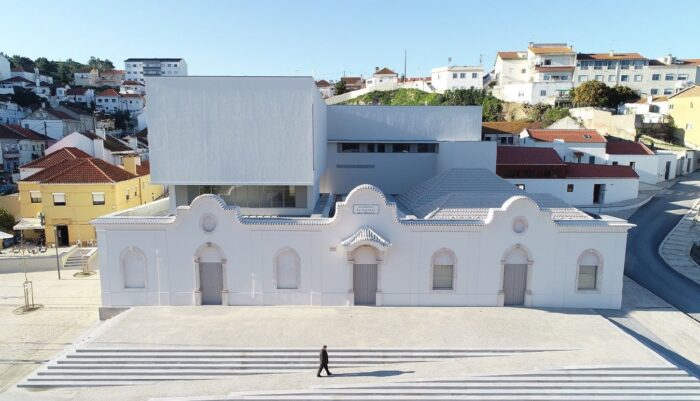 Palimpsesto, o Ciclo de Música Ibérica e Mediterrânica que pretende unir músicos de Portugal, Espanha, Grécia e Turquia, numa celebração da música e culturas da Ibéria e do Mediterrâneo, vai estar em destaque nos dias 4, 5 e 6 de março no Centro de Artes e Criatividade de Torres Vedras.