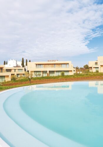 O Eco-Resort White Shell, de 5 estrelas localizado em Porches, no Algarve, preparou dias de Páscoa memoráveis, para passar em família.